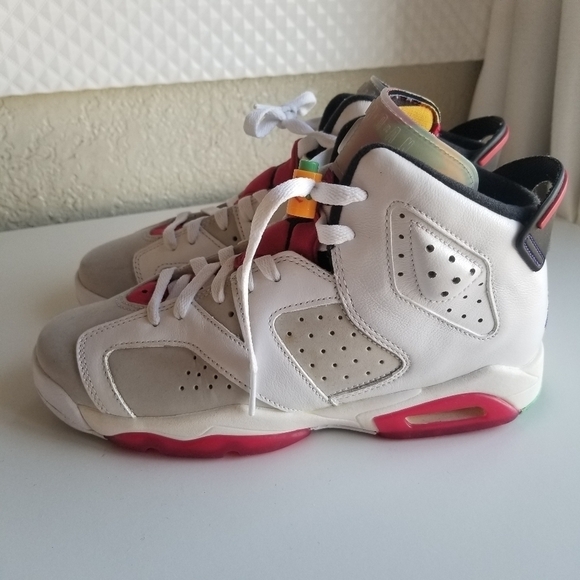 Jordan | VI Retro "Hare" - Picture 2 of 11